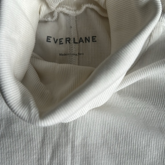 Worn only few times. Perfect turtleneck - Picture 4 of 5